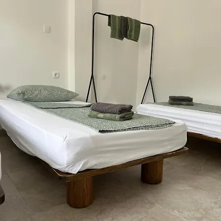 Odisej House * تولمين