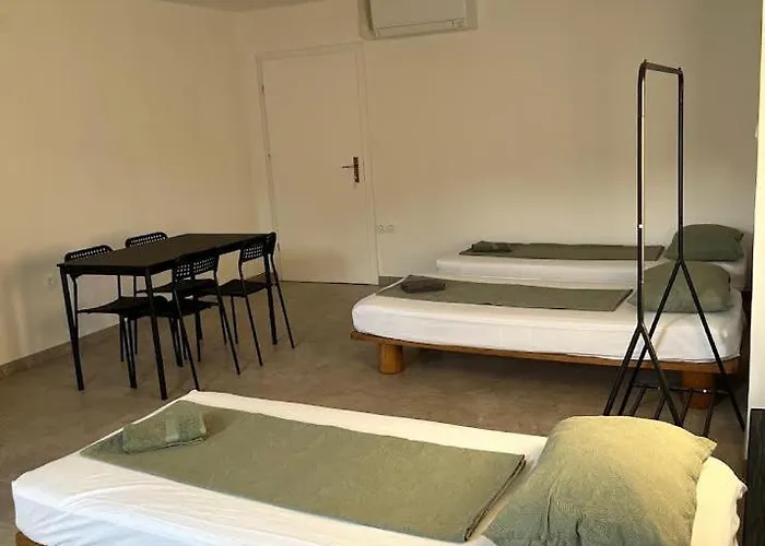 Odisej House Nastanitev v družini