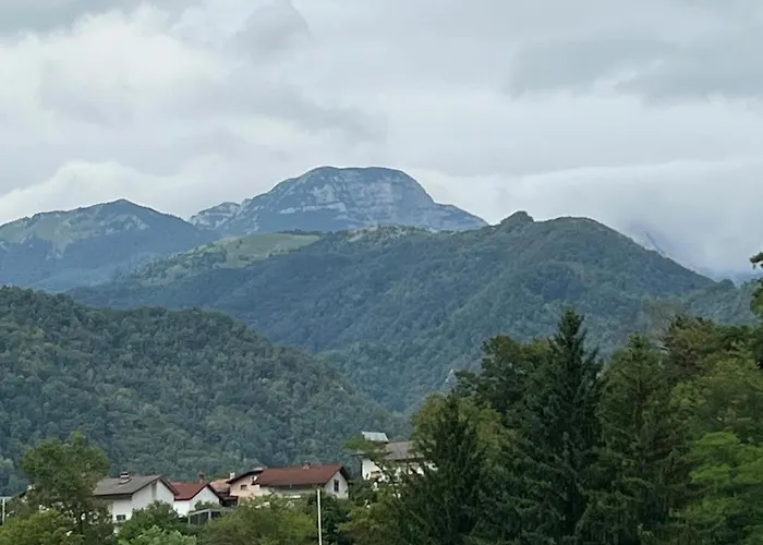 Nastanitev v družini Odisej House *